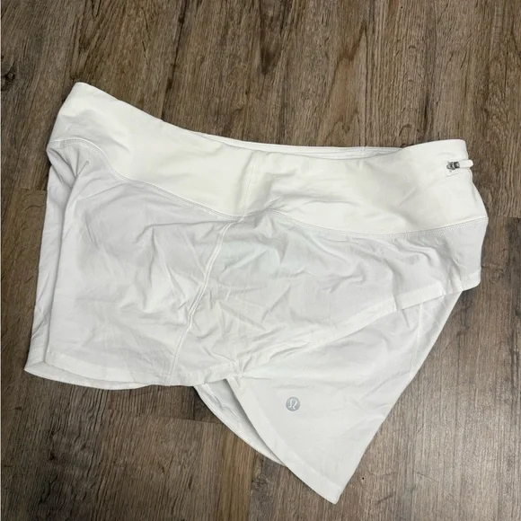Lululemon • Speed Up Low Rise Lined Shorts - Picture 9 of 11
